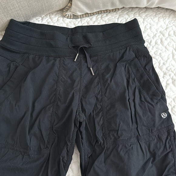 Lululemon studio crops - Picture 2 of 6